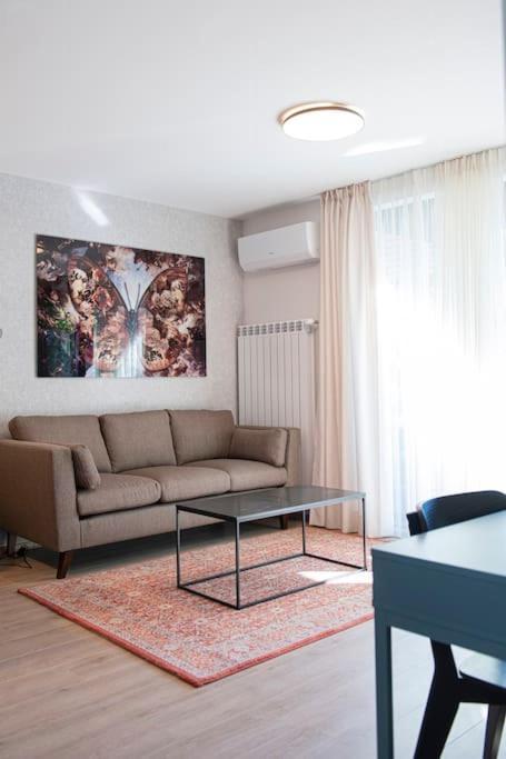 Madrid: A Modern 2-Bedroom Apartment With Parking صوفيا المظهر الخارجي الصورة