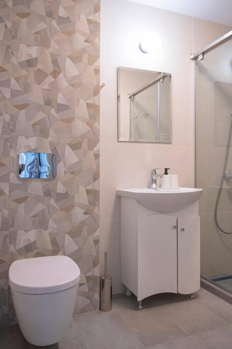 Madrid: A Modern 2-Bedroom Apartment With Parking صوفيا المظهر الخارجي الصورة